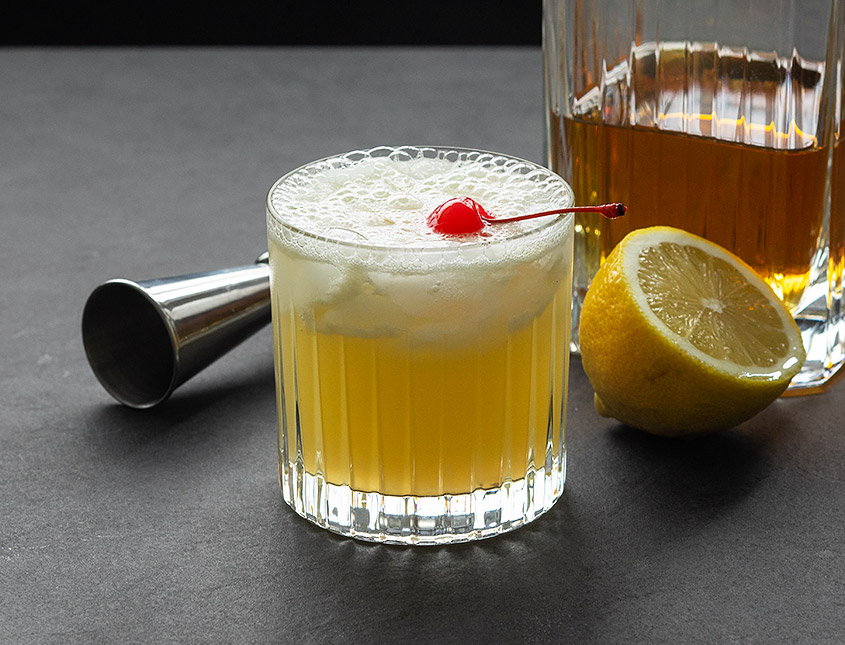 Whiskey sour cocktail