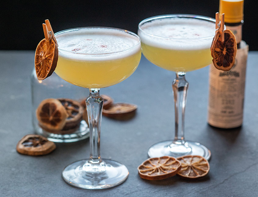Pisco sour cocktail