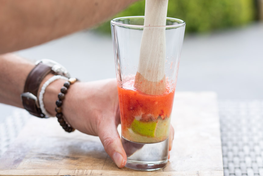 strawberry mojito stap 1