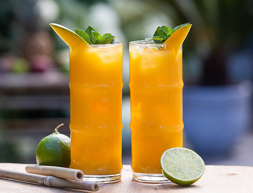 frozen mango daiquiri cocktail
